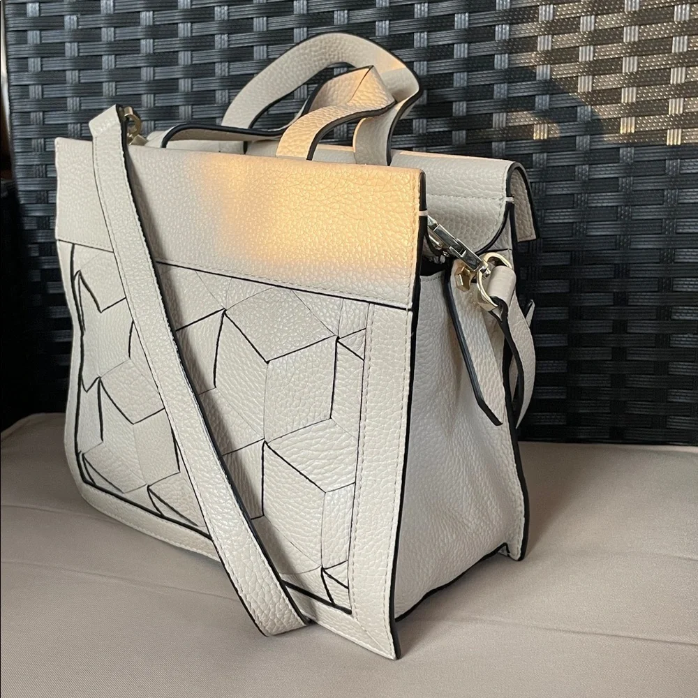 Welden Voyager Small Flap Satchel Cement Colored Pebbled Leather Crossbody Bag - Picture 4 of 13